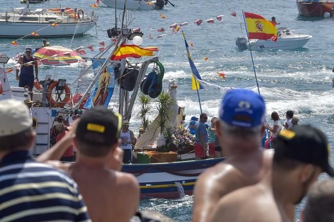 Procesión marítima de la Virgen del Carmen ...