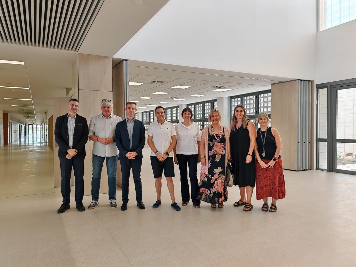 Autoridades municipales y de la Conselleria visitaron el centro.