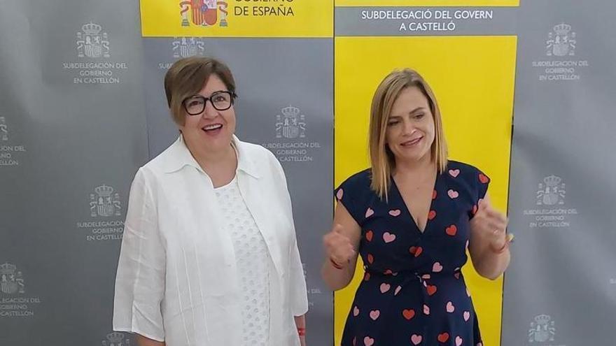 Antonia García Valls y Pilar Bernabé, este viernes en la Subdelegación del Gobierno en Castellón.
