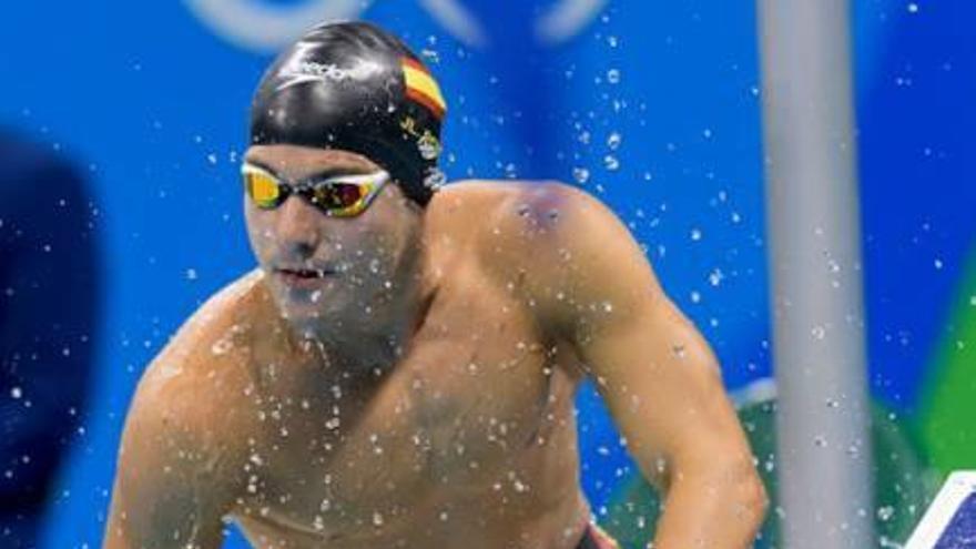 Joan Lluís Pons, instantes antes del inicio de la final de 400 estilos.