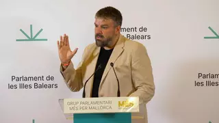 Més exige la suspensión de Le Senne como presidente del Parlament y señala a Prohens: "Es rehén de la extrema derecha"