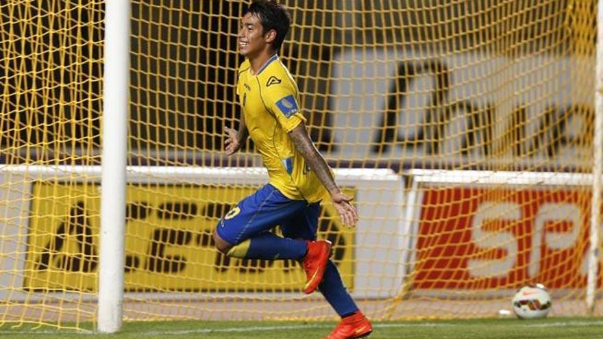 Sergio Araujo celebra un gol al Lugo, de los cinco que sumó en septiembre.