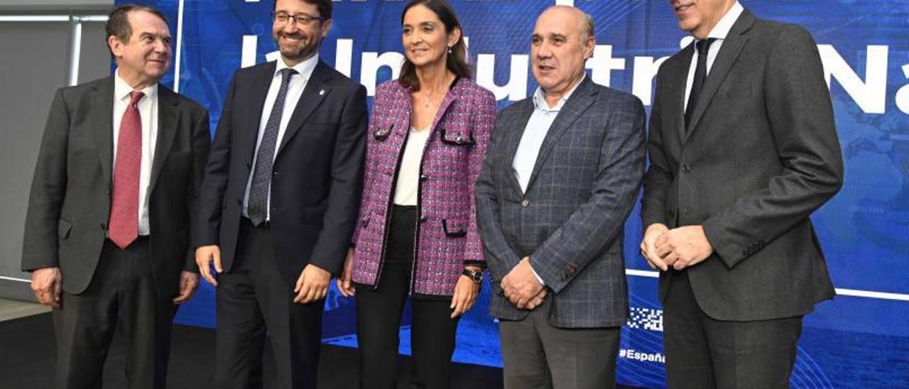 Por la izquierda Abel Caballero, Enrique Fernández, Reyes Maroto, Laudelino Alperi y Francisco Conde en la presentación del PERTE Naval en Vigo. | Pablo Hernández