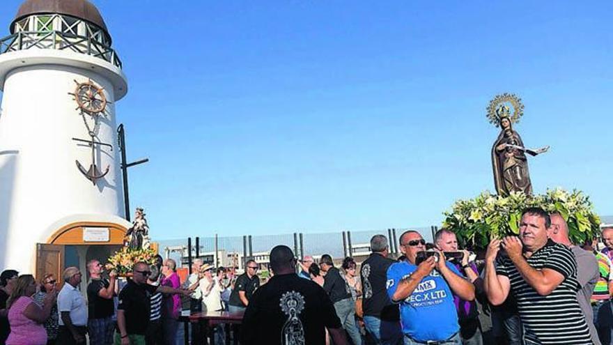 La Virgen para en el ´Cruz del Mar´