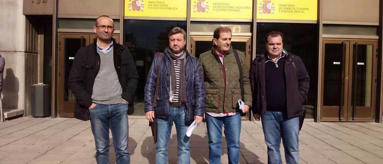 Por la izquierda, Damián Manzano, José Luis Villares, Víctor Fernández y José Luis Alperi, ayer, en Madrid.