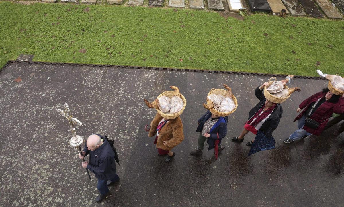 Porteadoras de Valga en la Procesión dos Lacóns de este año.  | NOÉ PARGA