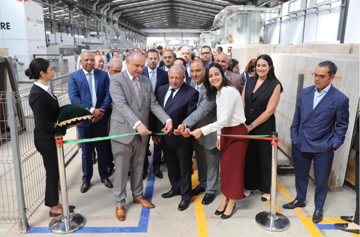 Inauguración de la nueva fábrica y showroom de SinaStone en Casablanca, con la presencia del ministro marroquí de Industria y Comercio, Ryad Mezzour.
