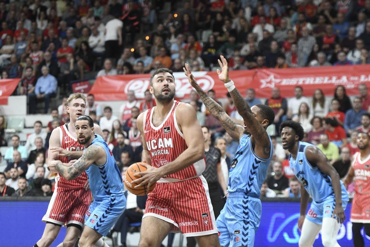 Emanuel Cate, del UCAM Murcia, durante el encuentro ante el Breogán.