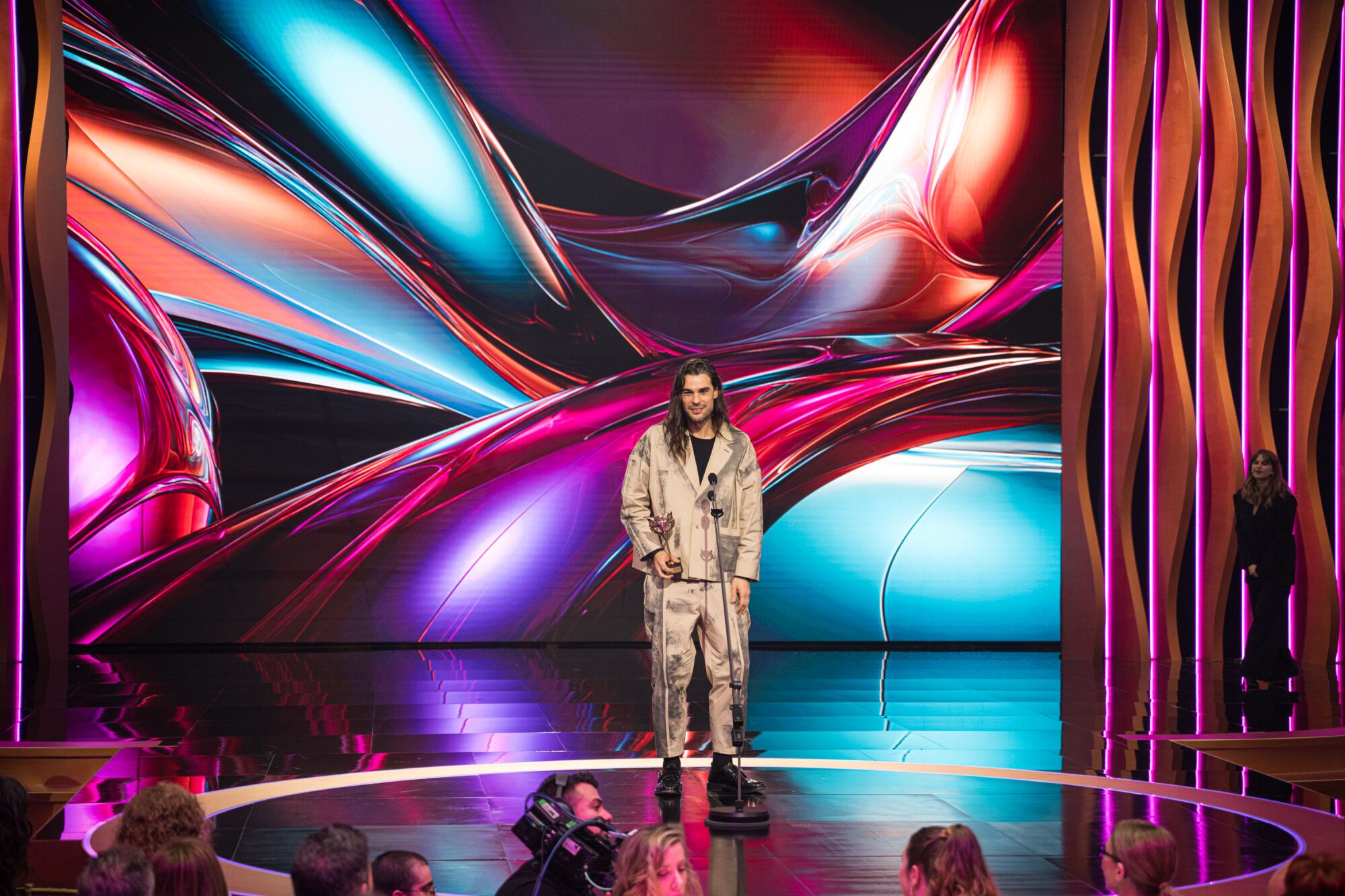 El director de cine, Oliver Laxe, durante la gala de entrega de los Premios Feroz 2026, en el Pazo da Cultura, a 24 de enero de 2026, en Pontevedra, Galicia (España). Los Premios Feroz son entregados de manera anual por la Asociación de Informadores Cinematográficos de España desde 2014, con el objetivo de destacar lo mejor de la producción audiovisual del año, tanto en cine como en televisión. 24 ENERO 2026 Elena Fernández / Europa Press 24/01/2026. Oliver Laxe;Elena Fernández;category_code_sho;
