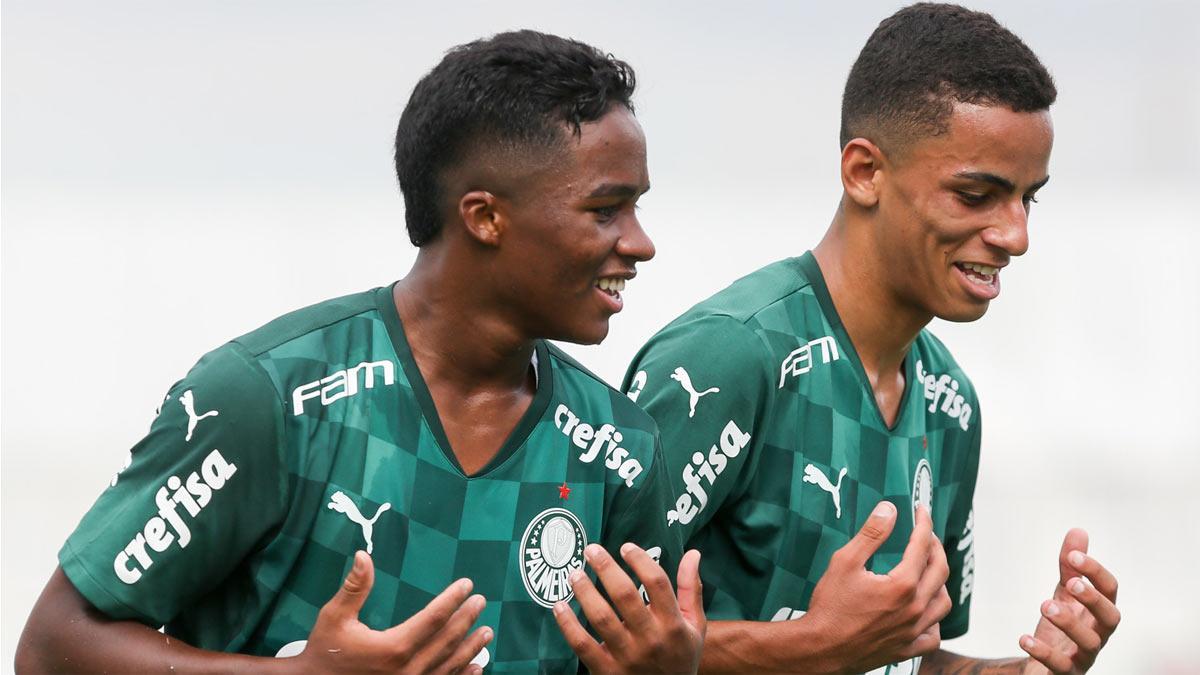 Endrick junto a Giovani, que marcó el gol del triunfo