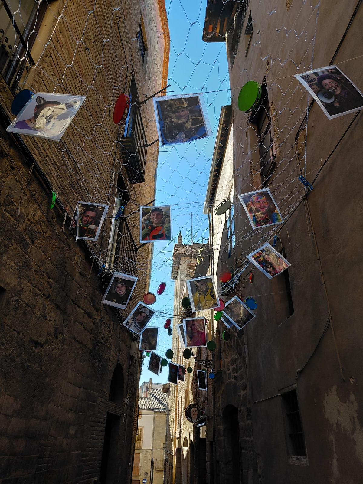 Solsona ja llueix de Carnaval amb les Enramades dels carrers