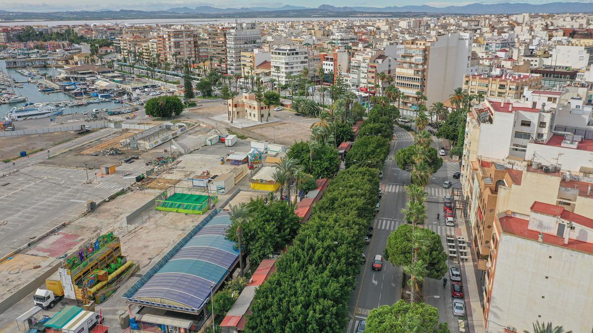 Vista aérea del paseo de La Libertad en la que se ubican los puestos de Los Hippies