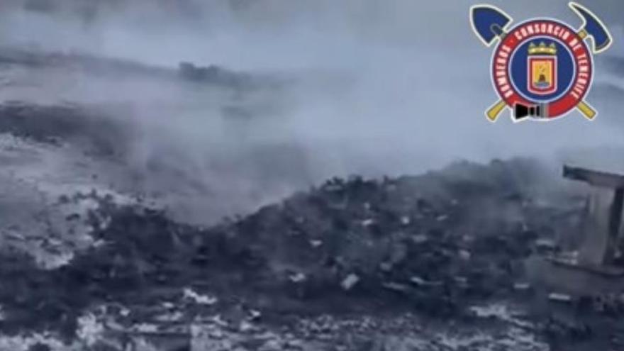 Este es el estado del Polígono de Güímar (Tenerife) tras el incendio de una nave