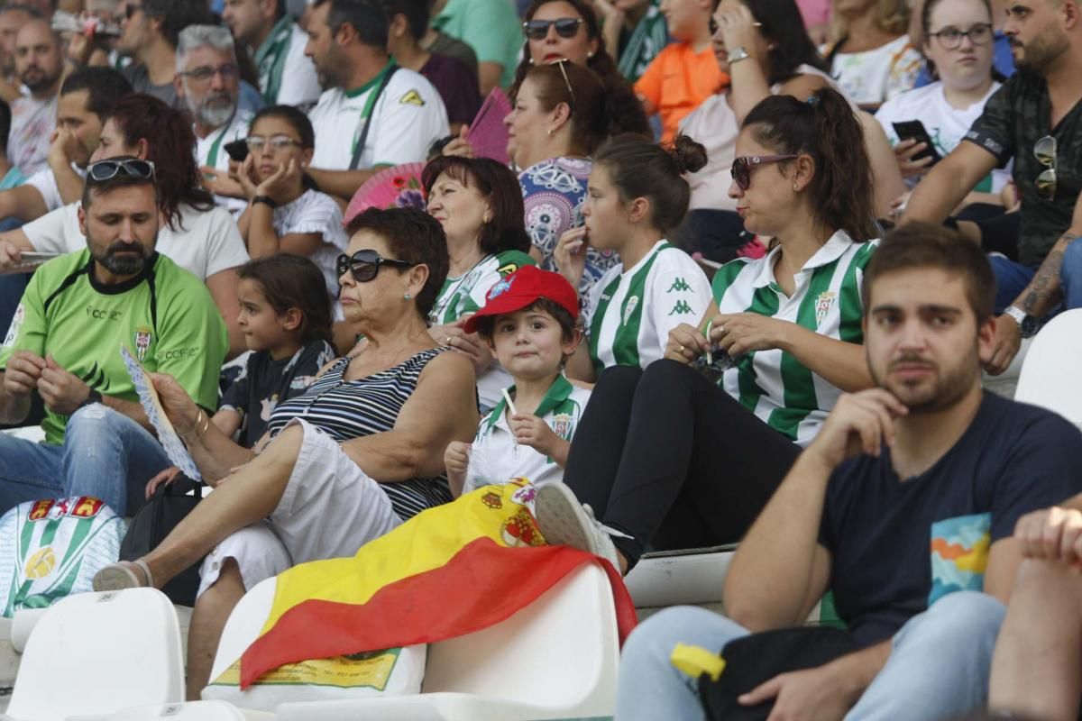 Los aficionados en el Arcángel