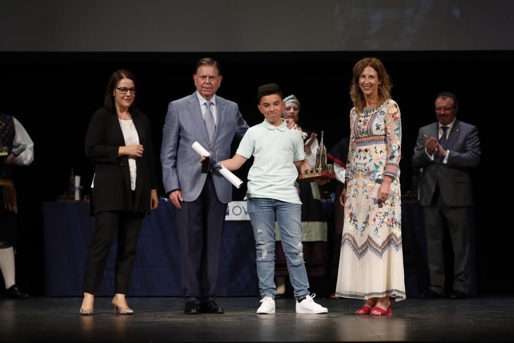 Gala de entrega de los premios Folclore Ciudad de Oviedo