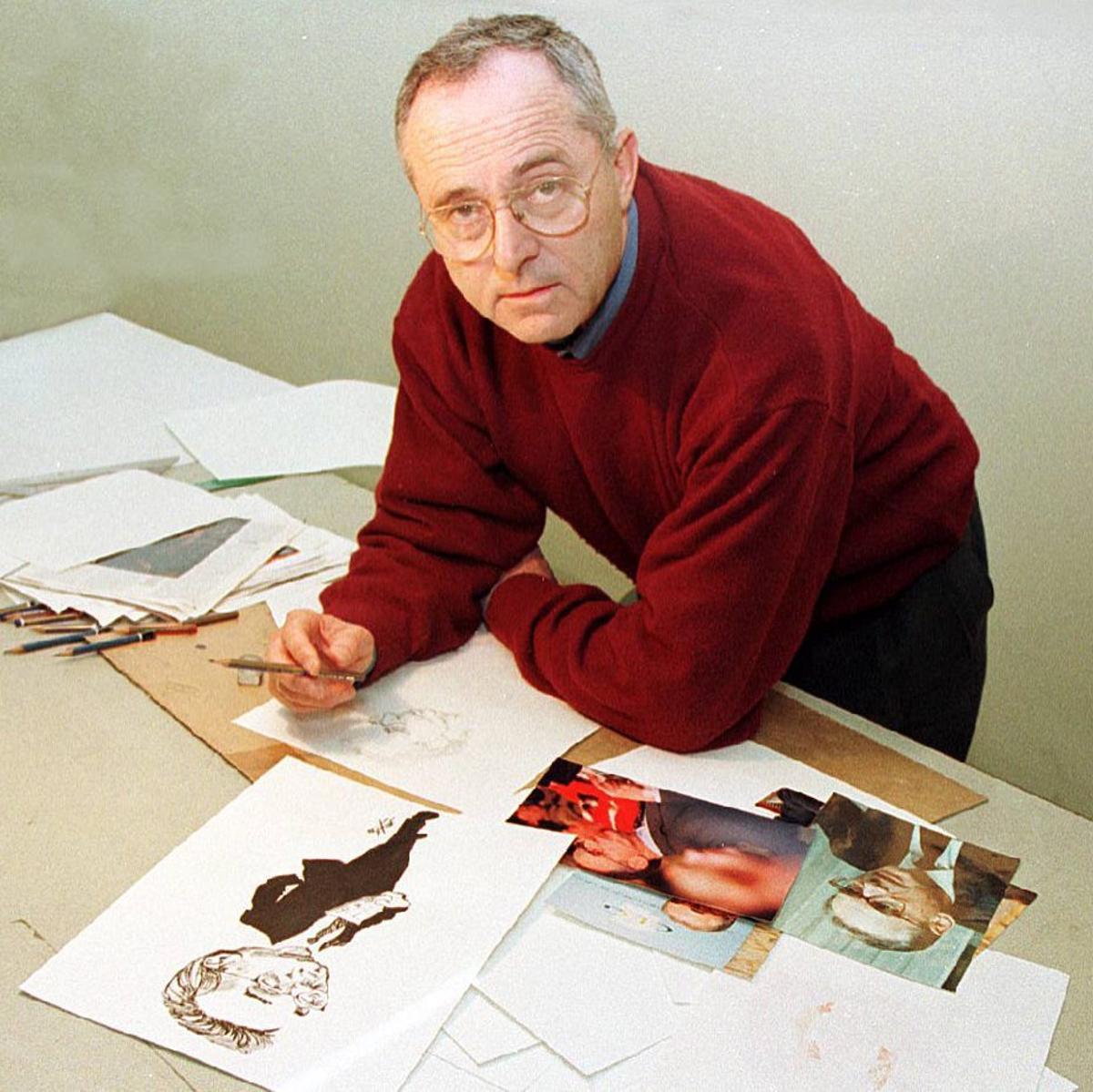 Pedro Ruiz Bofill, en su mesa de dibujo.