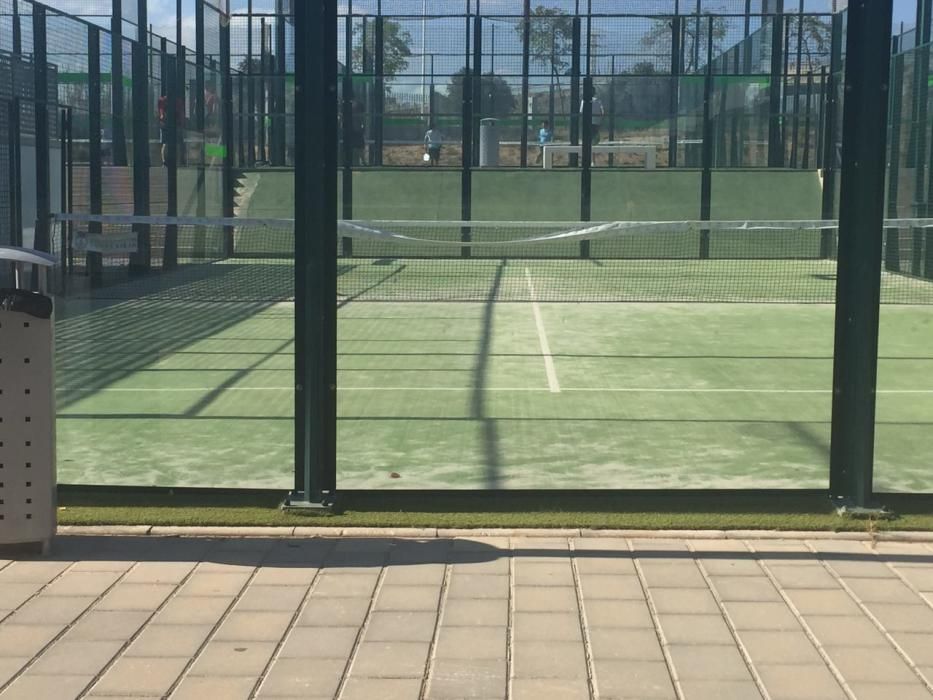 Ciudad deportiva en estado de abandono