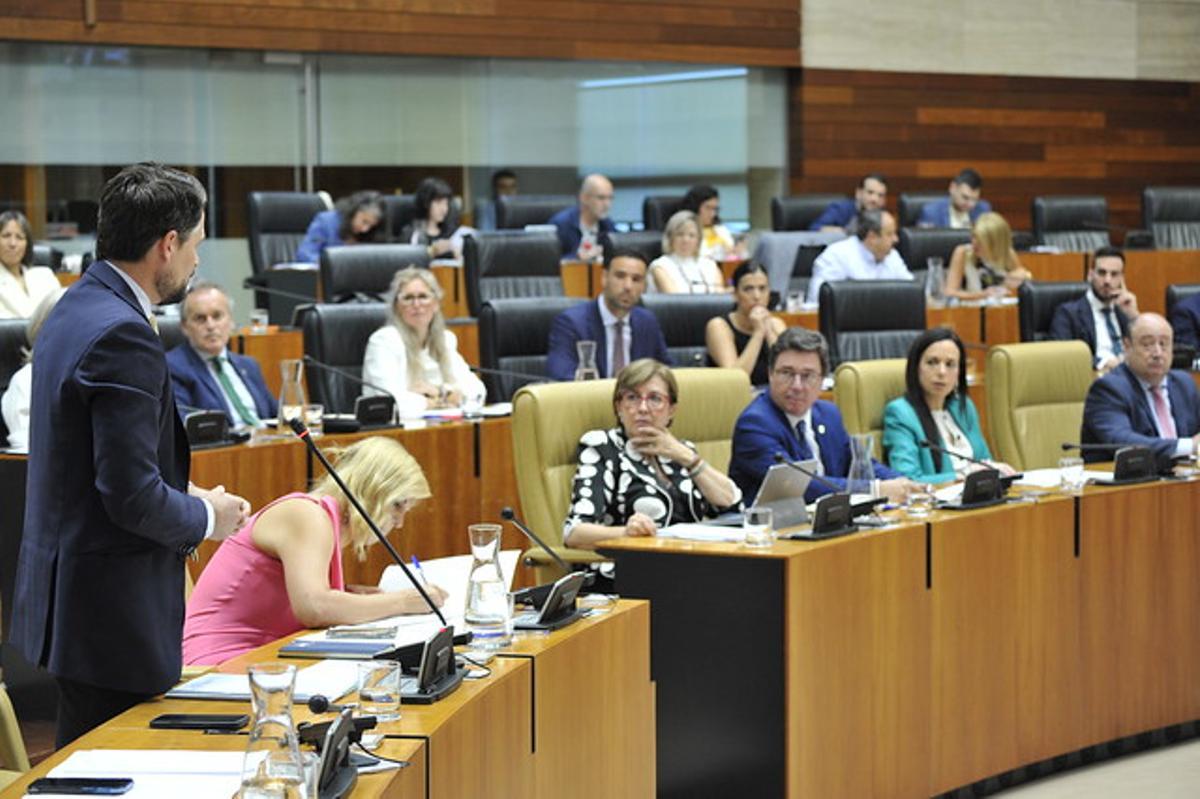 Fotogalería | Sesión plenaria en la Asamblea de Extremadura