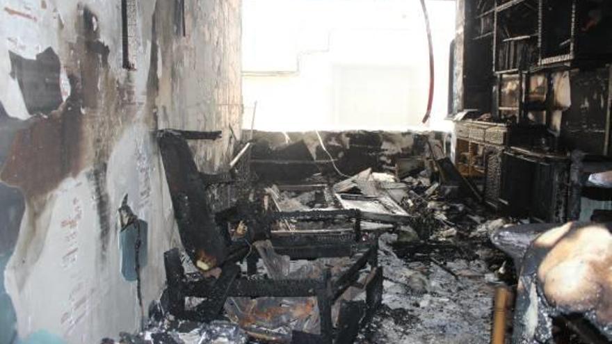 Herido grave en el incendio de una vivienda en Torrevieja