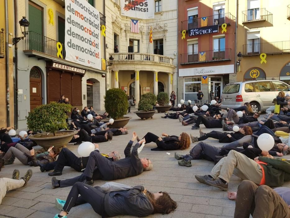 Berga reclama la llibertat d'expressió amb teatre al carrer