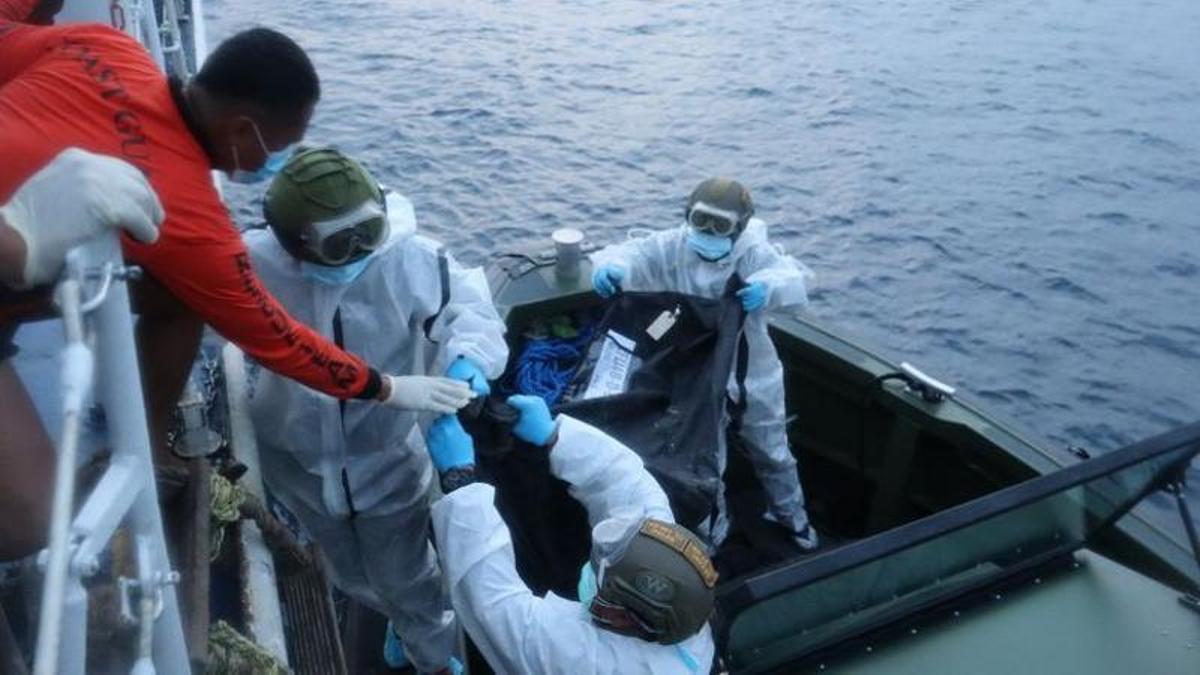 Al menos un muerto y más de 30 desaparecidos tras el hundimiento de un ferry por el fuerte oleaje en Vanuatu, en el océano Pacífico