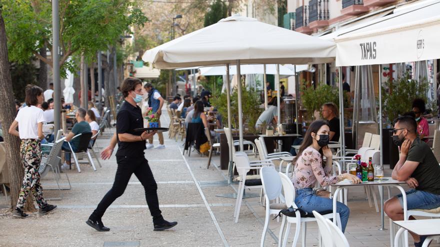 Ibiza se queda sin mano de obra en una temporada corta e incierta