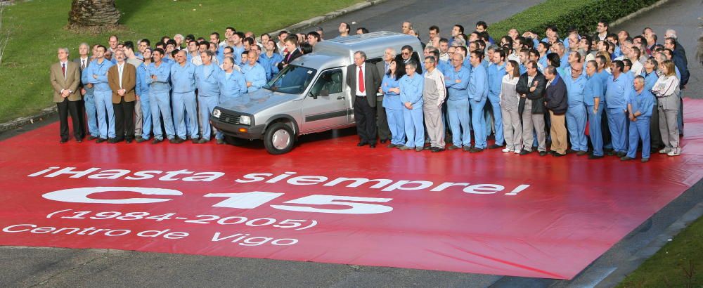 Los primeros Berlingo-Partner tenían el reto de superar el éxito de una furgoneta emblemática para la planta de Vigo como la Citroën C15, un modelo que literalmente salvó a la factoría de Balaídos en la década de los ochenta. Balaídos siempre ha estado vinculada a los vehículos comerciales, desde su primer modelo, el Citroën AZU.