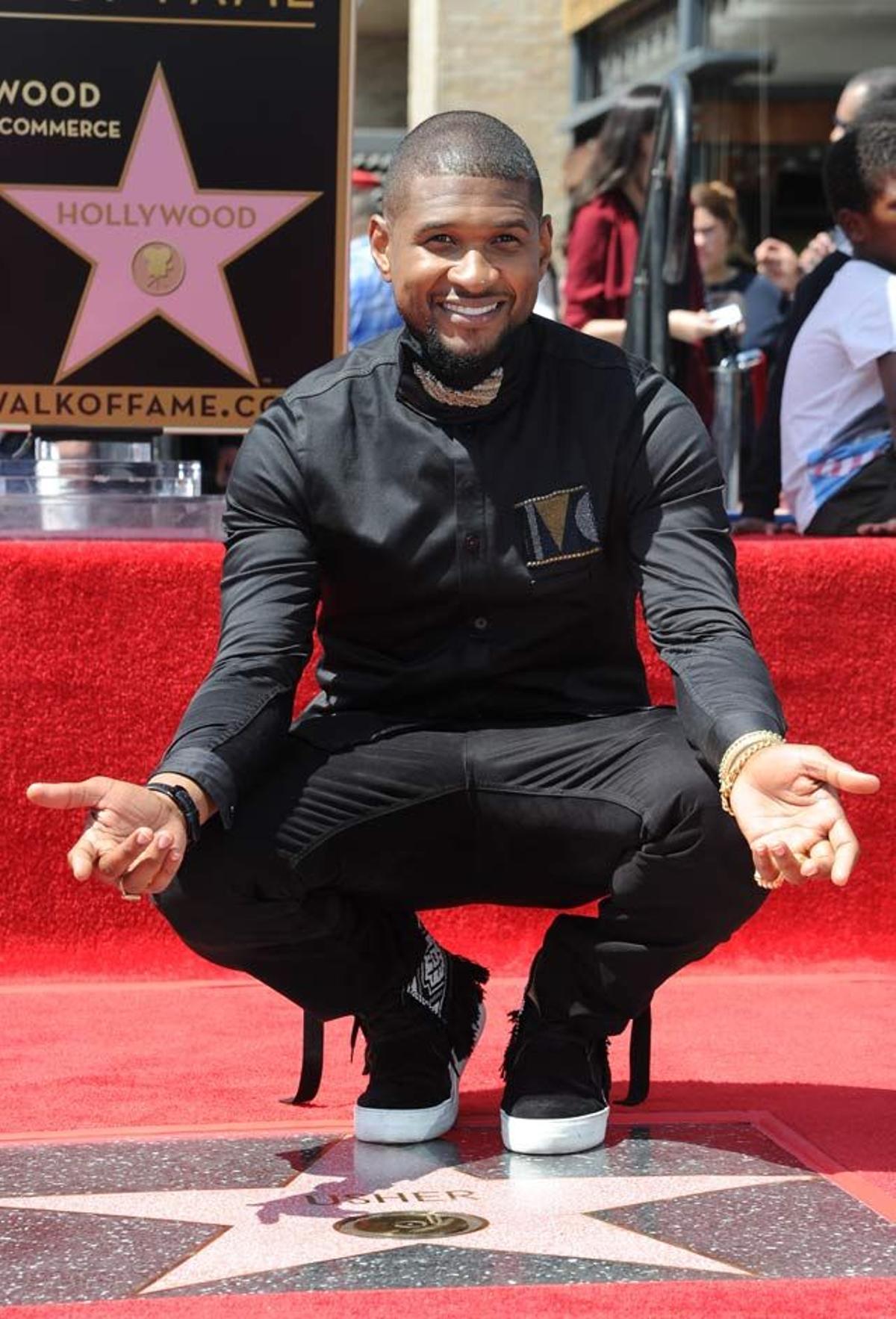 Usher recibe su estrella en el Paseo de la Fama