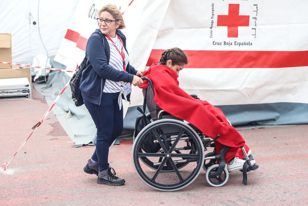 [SIN TITULO] La Generalitat realiza un gran despliegue de recursos, incluido un simulacro de una situación de pillajes en comercios tras un terremoto, helicóptero, bomberos o la intervención de la UME