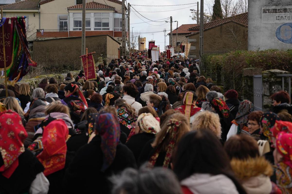 GALERÍA | Récord de águedas: 1.658 mujeres invaden Bermillo de Sayago