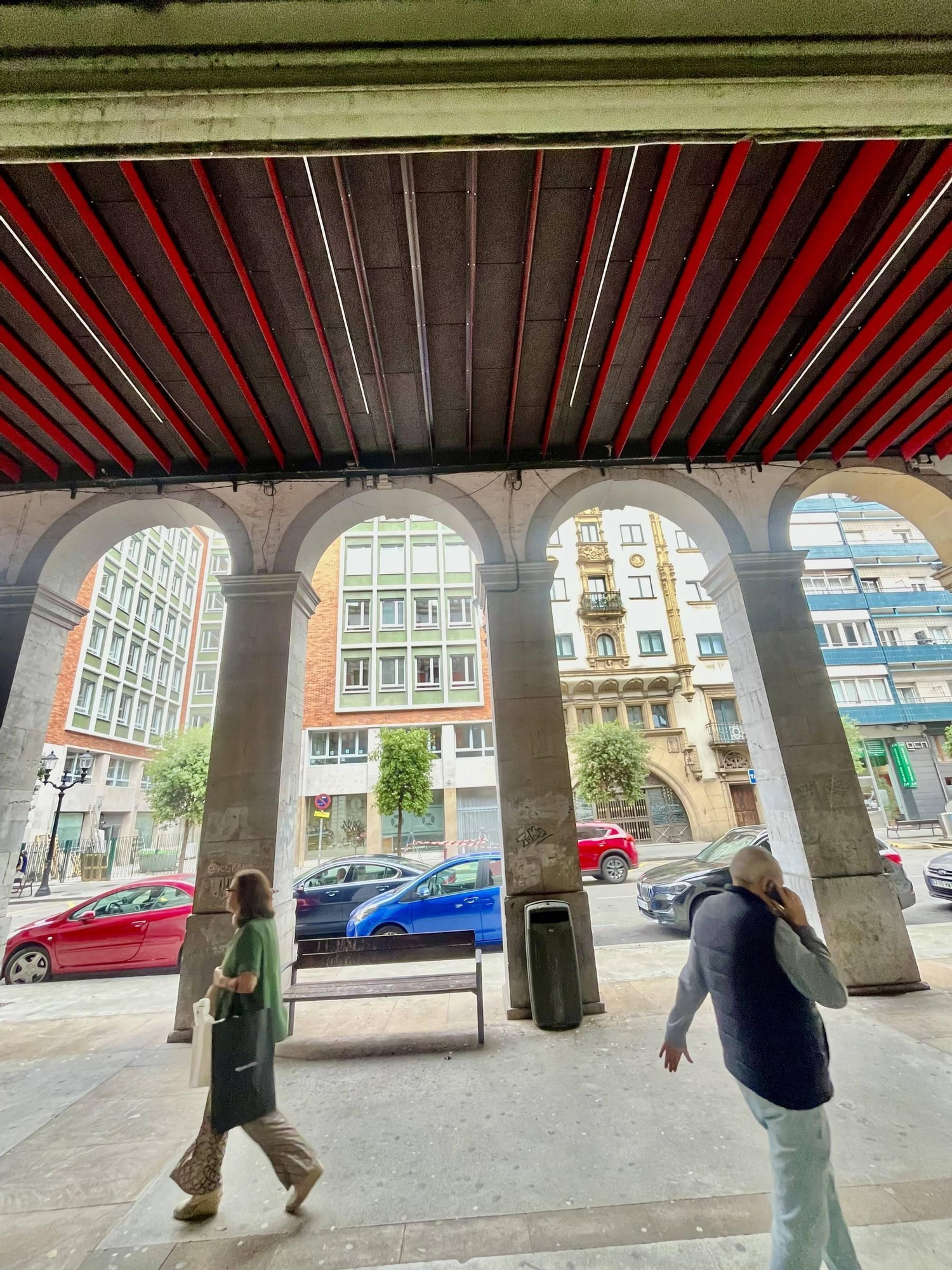 Las pruebas para mejorar el suelo de la calle Marqués de San Esteban, en imágenes
