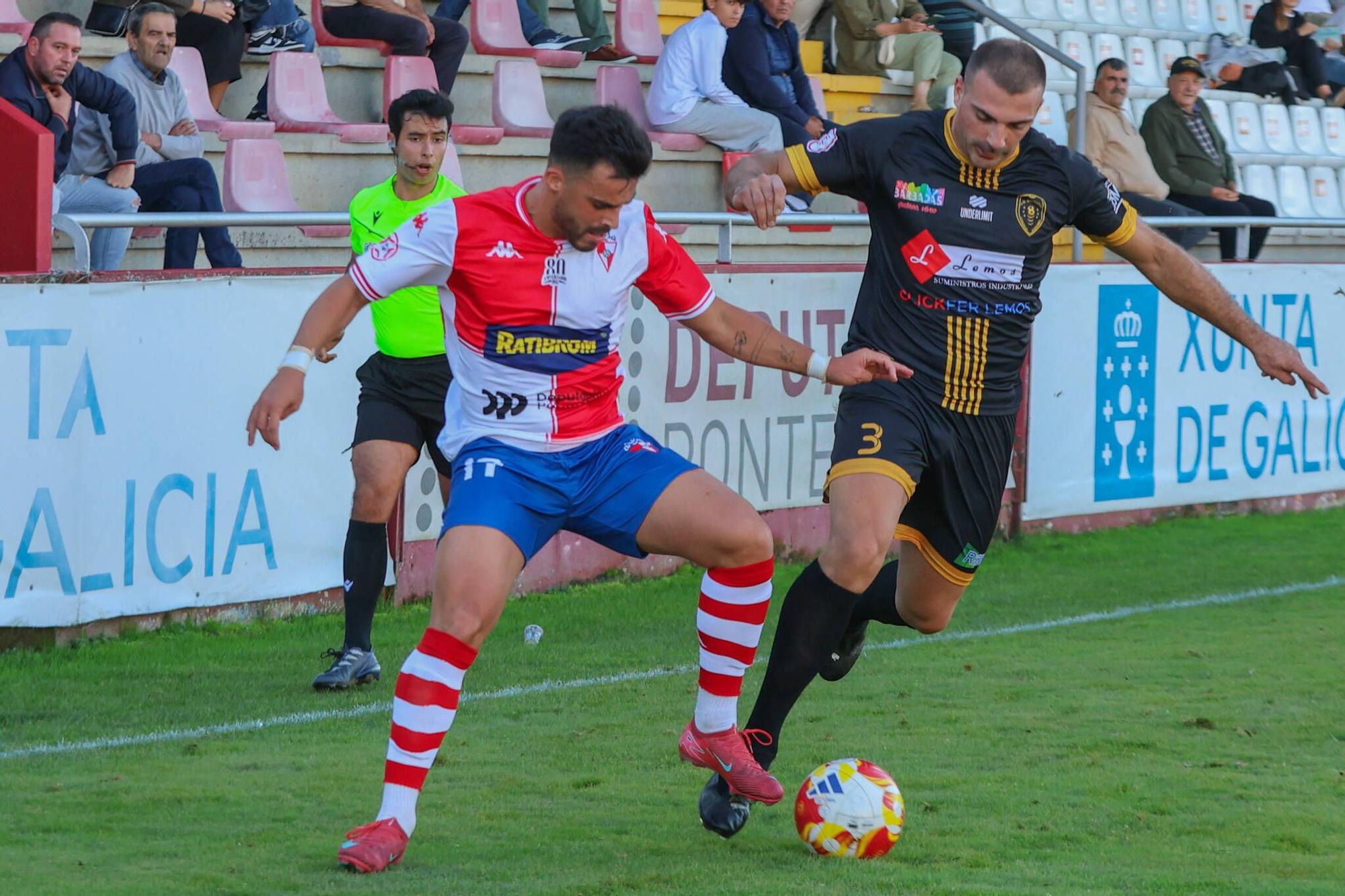 Las imágenes de la contundente victoria del Arosa al Barbadás (3-0)