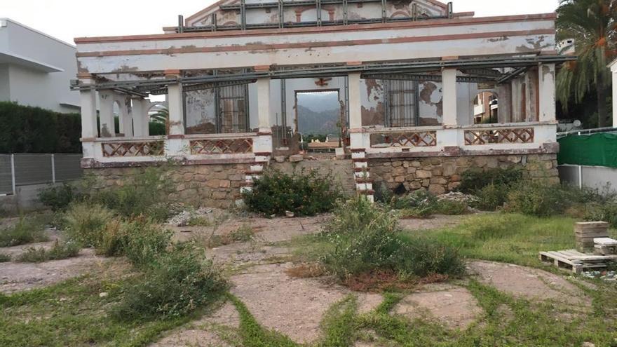 Las obras de Villa Iluminada en Benicàssim siguen paradas por el posible derribo ilegal