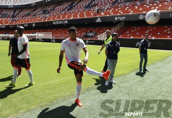 Así ha sido la presentación de Garay y Mangala