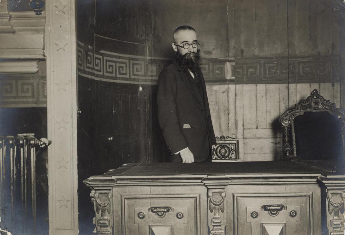 Valle-Inclán, en el Ateneo de Madrid, en una de las imágenes de la exposición