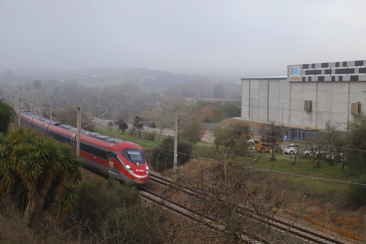 A.J.González Córdoba Instalaciones y terrenos de ampliación de la factoría fábrica nave de Escribano en Córdoba