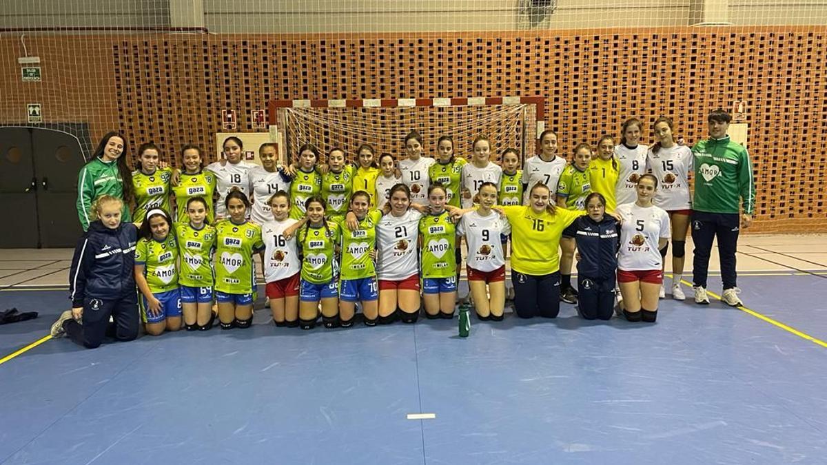 Imagen del derbi infantil femenino disputado el pasado fin de semana por los equipos del BM Zamora.