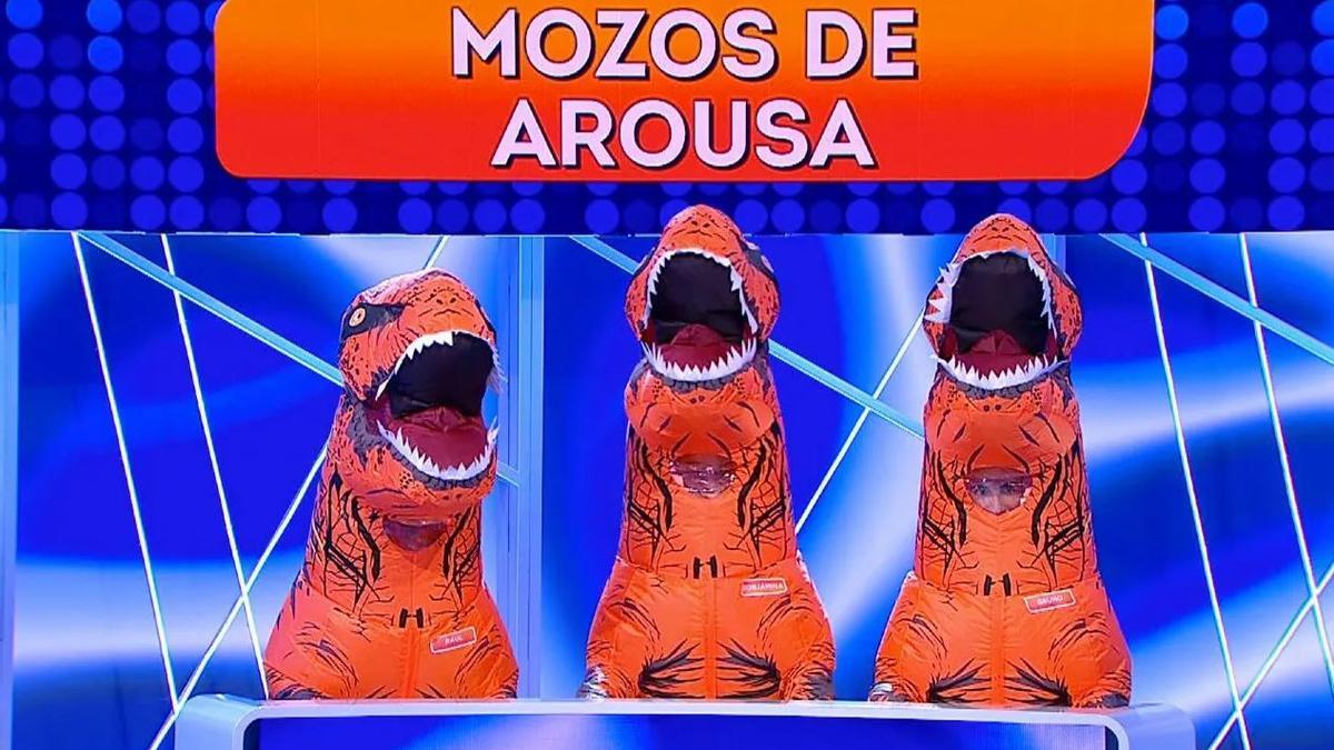 Mozos de Arousa aparecieron disfrazados en el plató de Reacción en cadena.