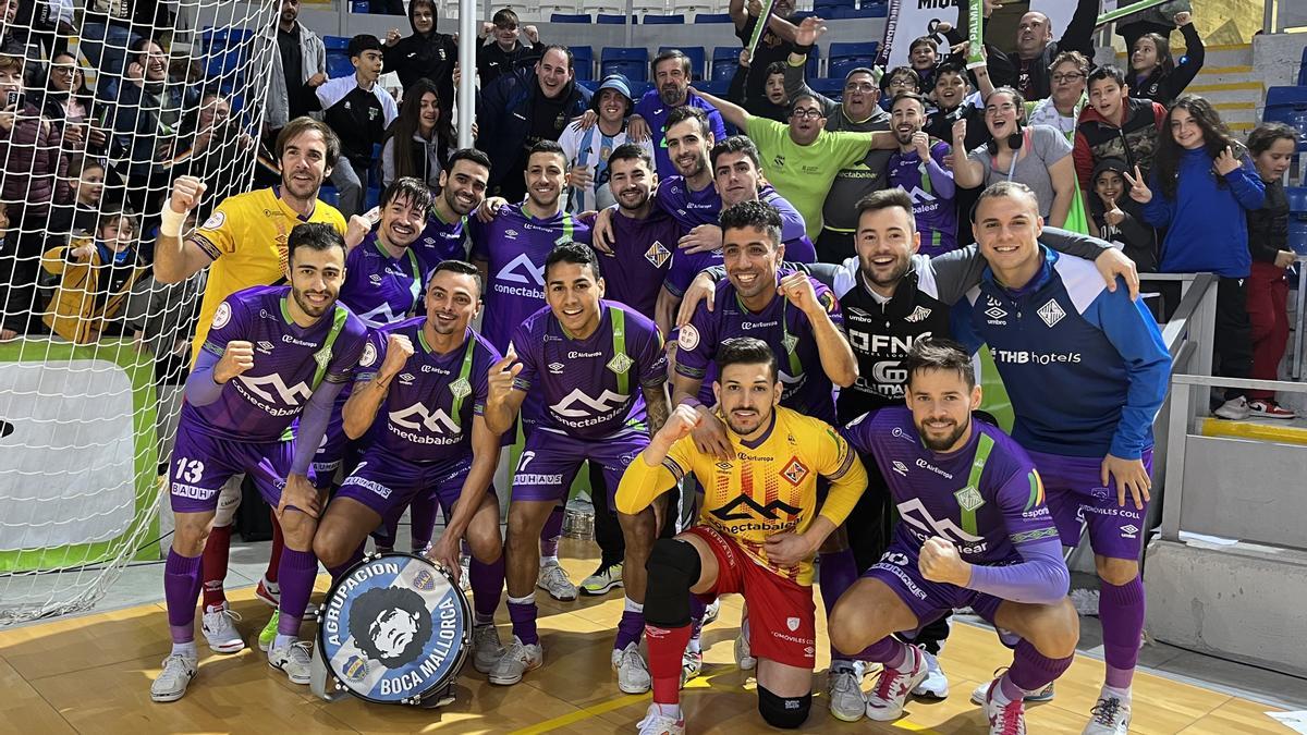 Los jugadores del Mallorca Palma Futsal celebran su clasificación.