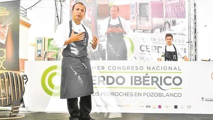 Turismo analiza con empresarios el impacto del I Congreso de Cerdo Ibérico