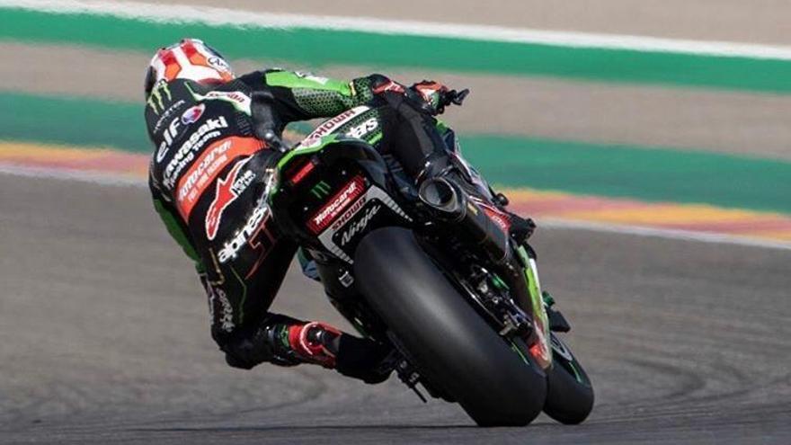 Jonathan Rea suma y sigue en las Superpole y gana en Motorland