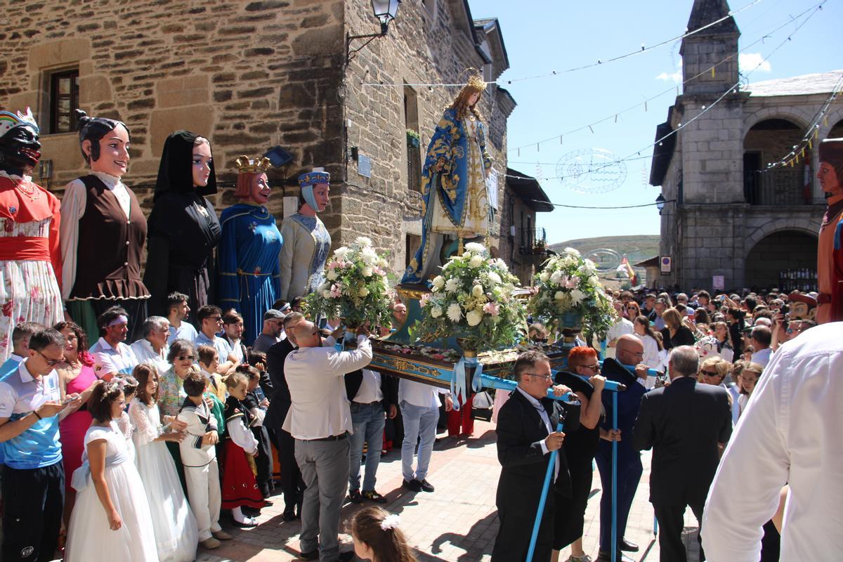 GALERÍA | La Virgen de Las Victorias ilumina Puebla GALERÍA | La Virgen de Las Victorias ilumina Puebla