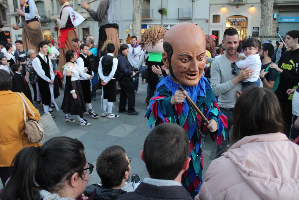 Populària omple Figueres d''ambient tradicional