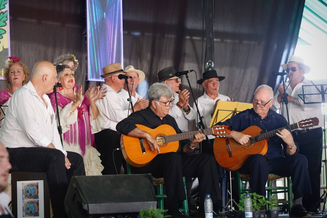 La Feria de Córdoba en imágenes: un martes para tomárselo sin prisas en El Arenal