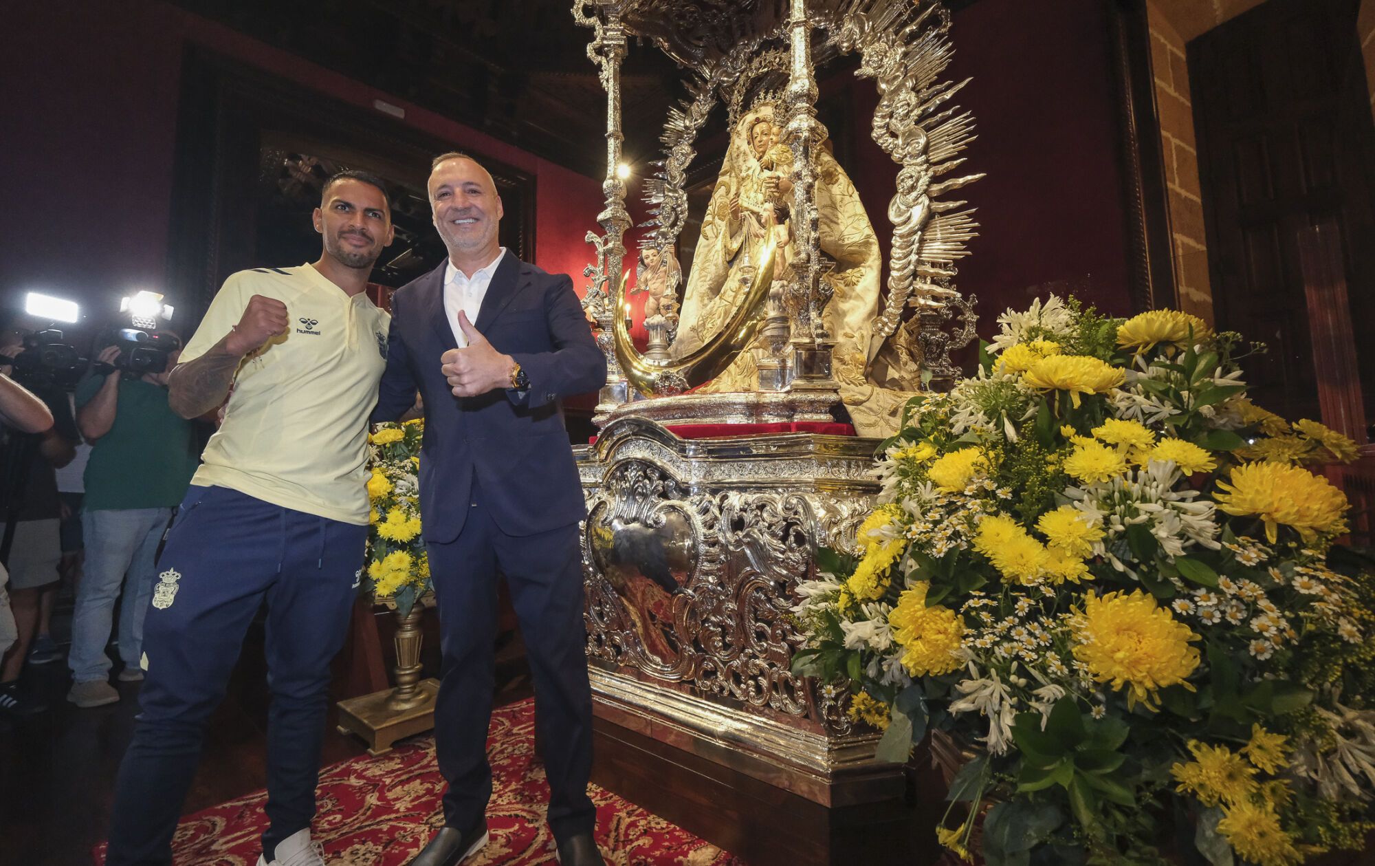 Ofrenda anual de la UD Las Palmas a la Virgen del Pino