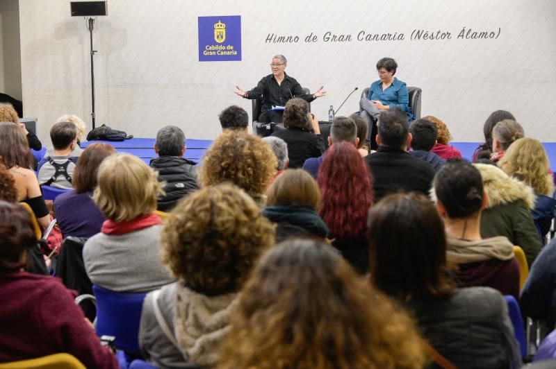 Jack Halberstam, profesor de la Universidad del Sur de California, profesor visitante en la Universidad de Columbia y una de las voces más reconocidas internacionalmente en teoría queer y estudios de género ofrece en el Cabildo de Gran Canaria la charla ?Trans*, más allá de los derechos y el reconocimiento?.  | 17/01/2019 | Fotógrafo: Tony Hernández