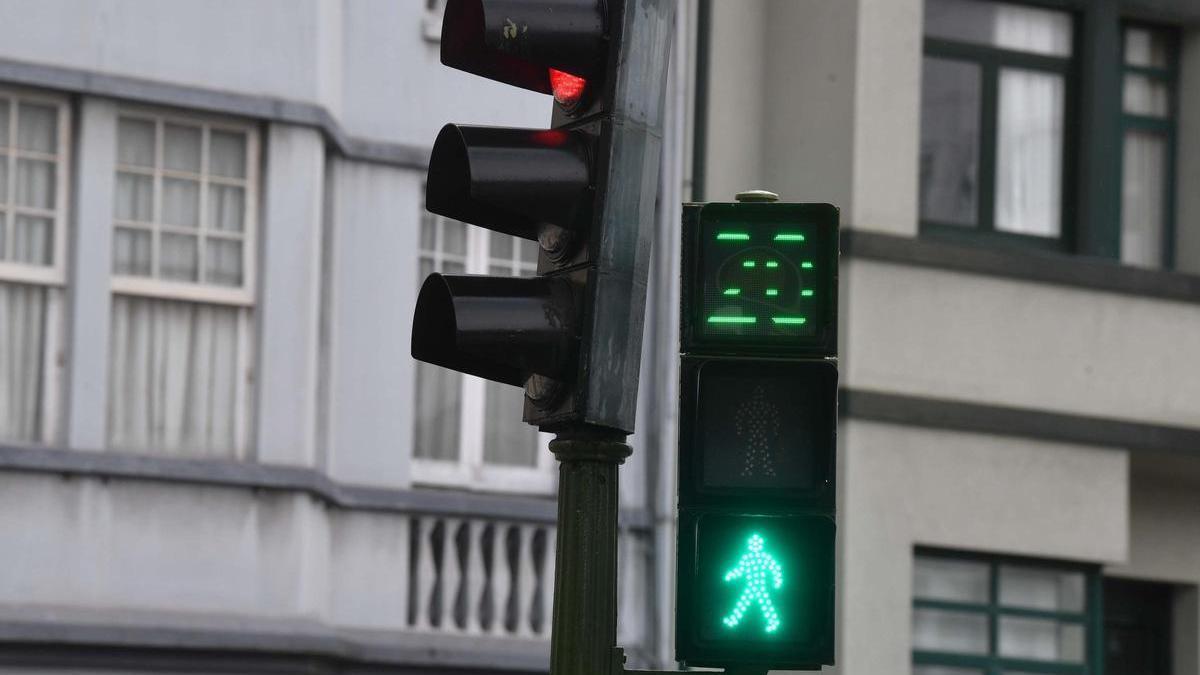 Semáforo en una vía de A Coruña.