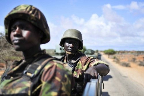 Soldados patrullan en la ciudad somalí de Kismayo