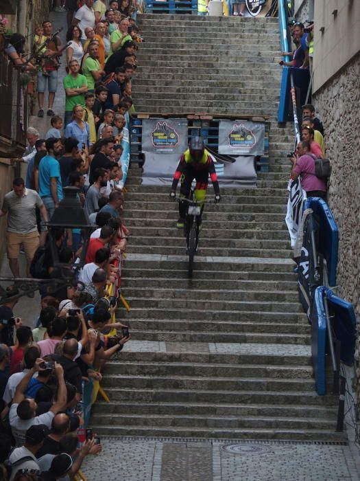 Un moment de l''Urban Downhill Show a la Pujada Sant Domènec