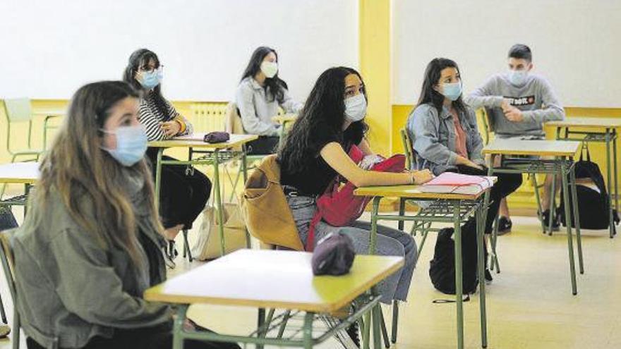 Alumnos de Bachillerato en las aulas en la fase 2 de la desescalada.